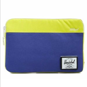 Herschel 13” laptop sleeve